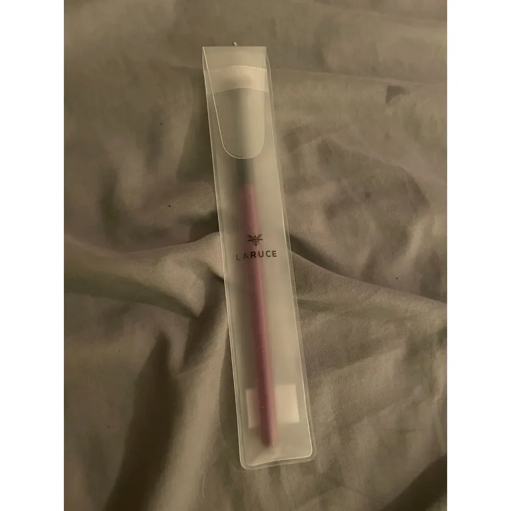 NIB Laruce Beauty Tapered Blending Eyeshadow Brush Cruelty-Free
